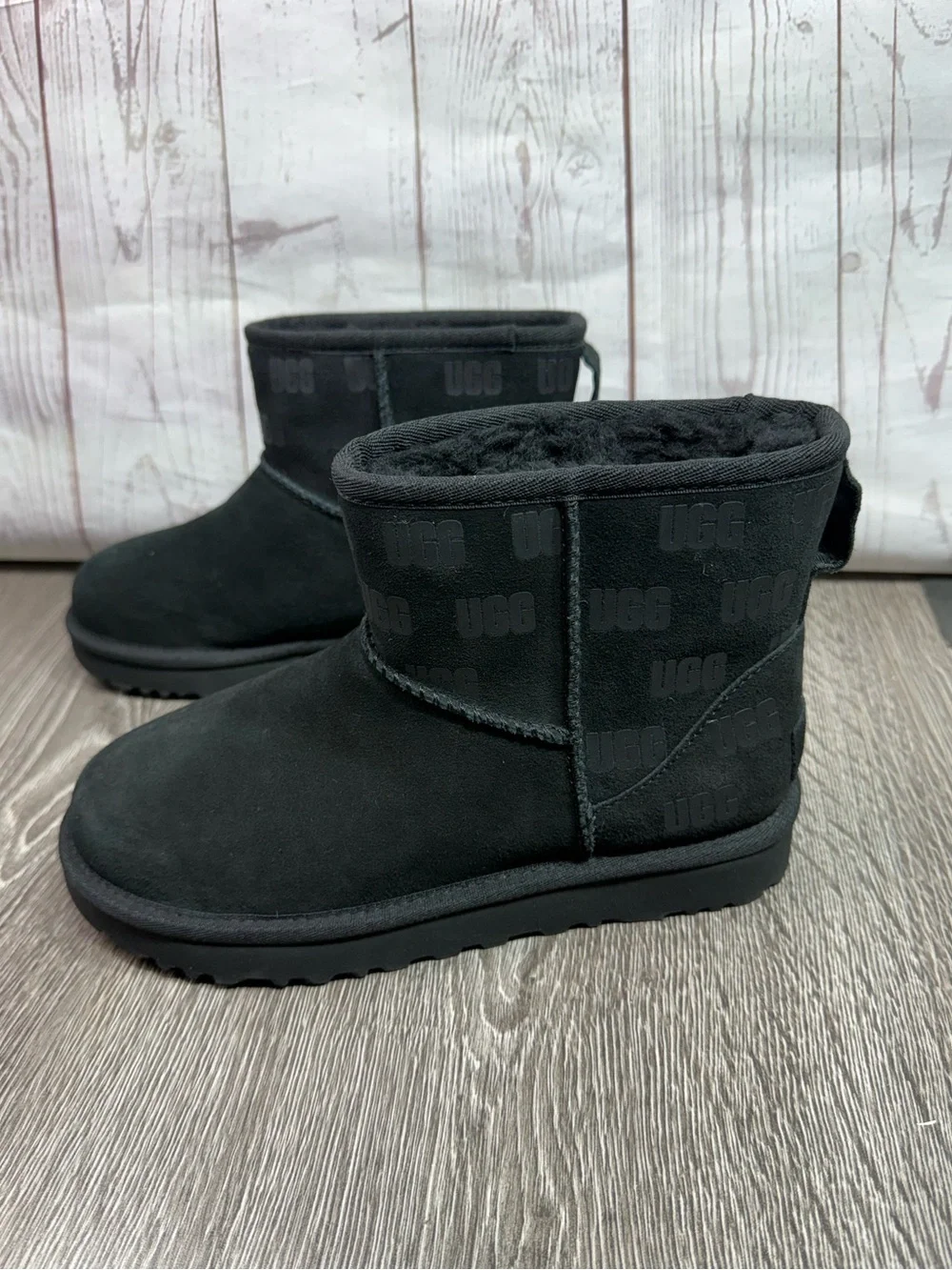 UGG classic mini